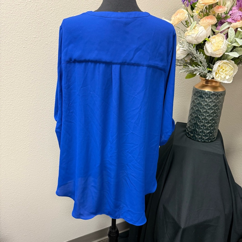 Worthington Woman 1X Royal Blue Split Neck Blouse 3/4 Sleeve Workwear Top - Picture 3 of 7